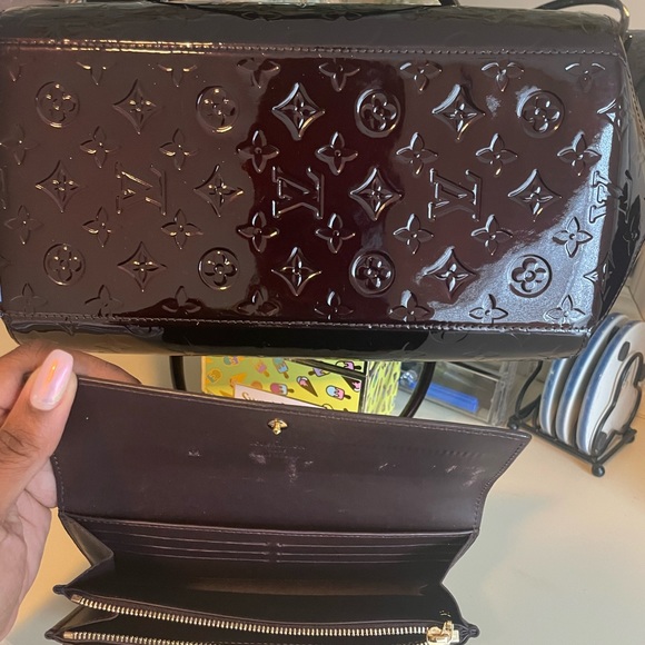 Louis Vuitton - Picture 4 of 9